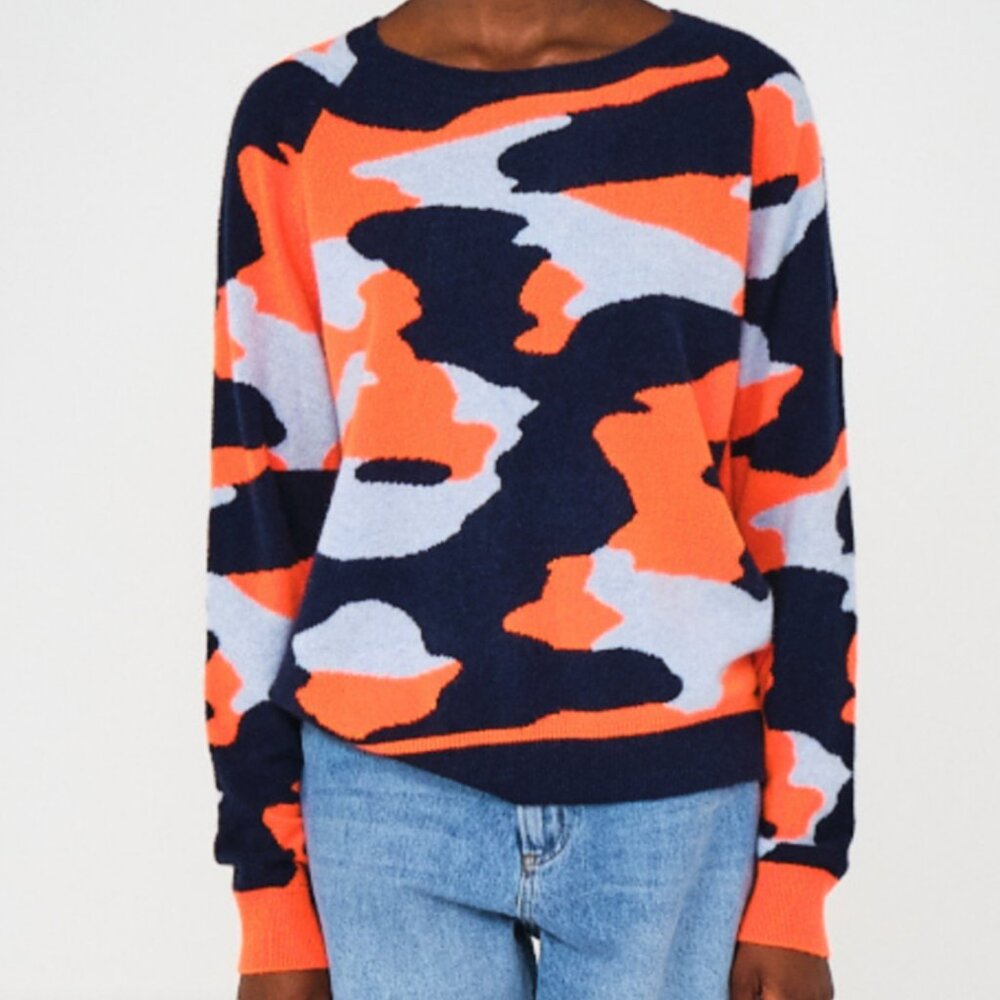 Brodie Cashmere Sweater, Navy and Orange Camo, Size Medium